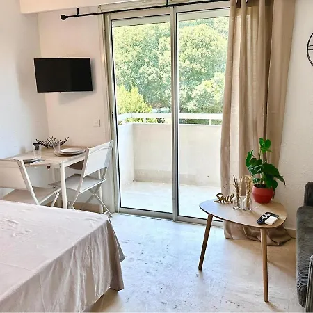 公寓 With Sleeping Area, Pool, Parking, Air Conditioning *